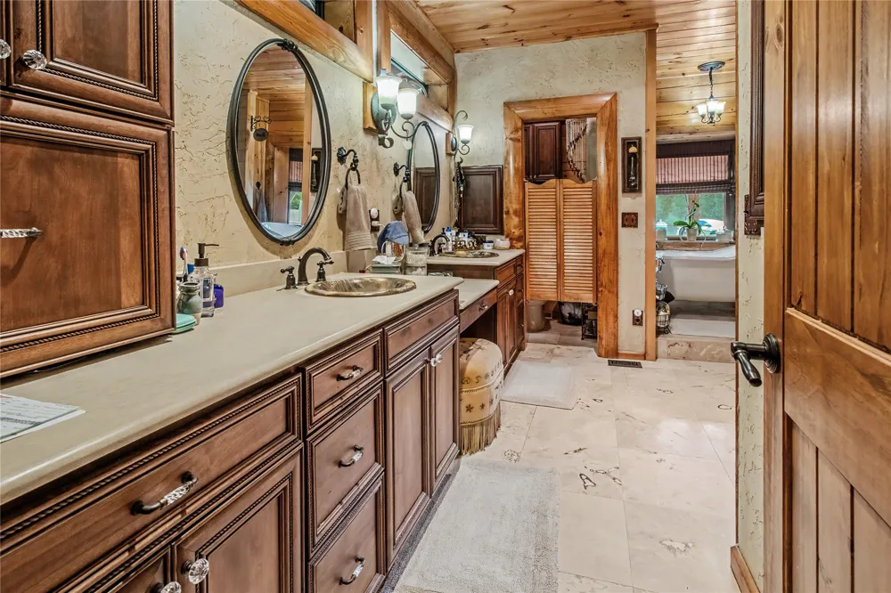 230 COUNTY ROAD 2434 Sulphur Springs, TX 75482