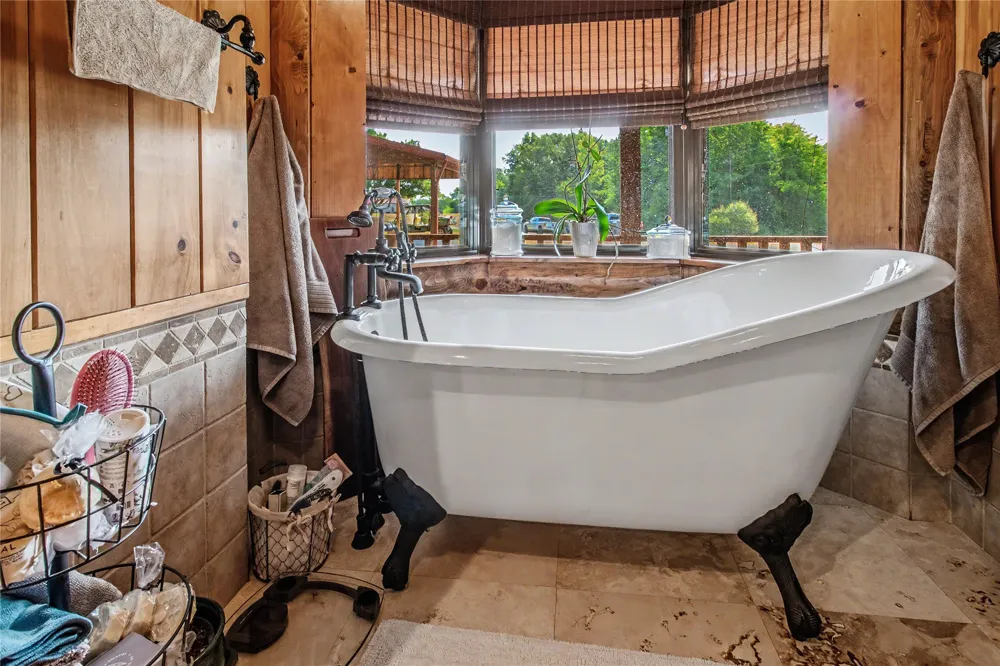 230 COUNTY ROAD 2434 Sulphur Springs, TX 75482