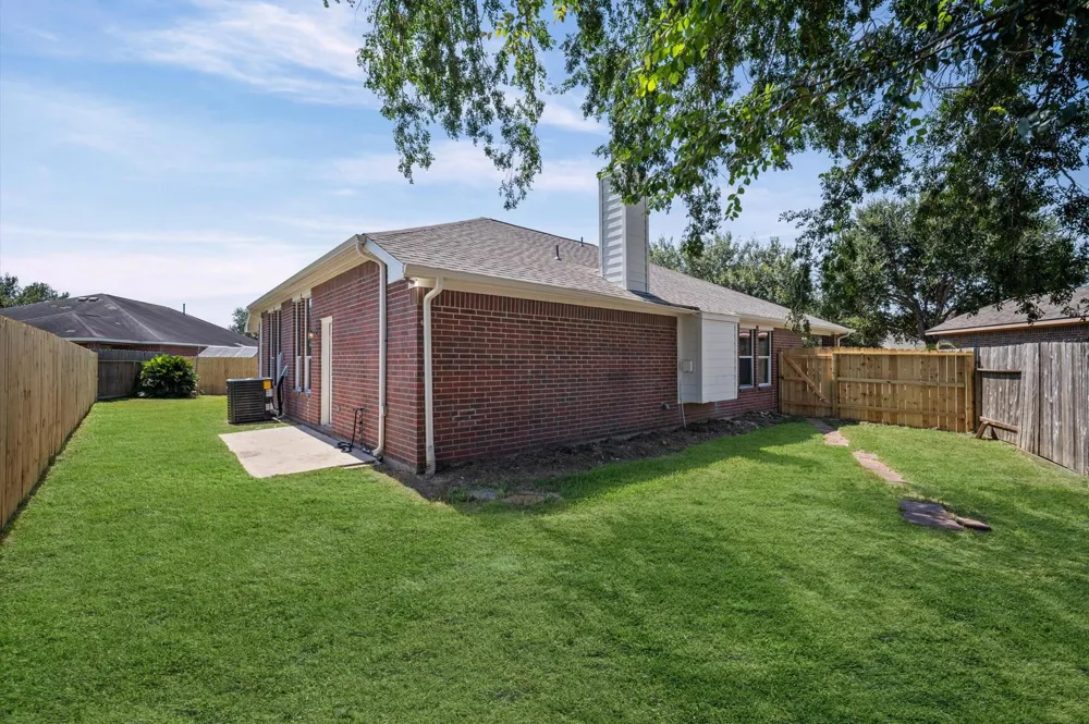 444 De Coster Boulevard Alvin, TX 77511