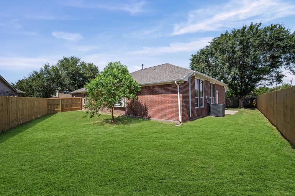444 De Coster Boulevard Alvin, TX 77511