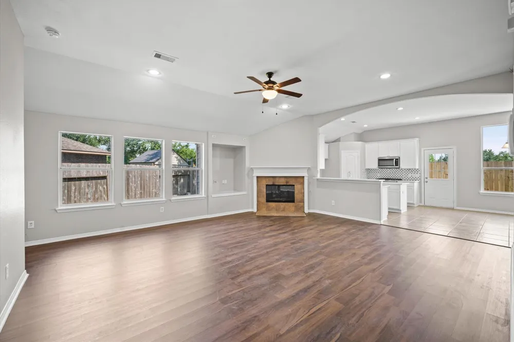 444 De Coster Boulevard Alvin, TX 77511