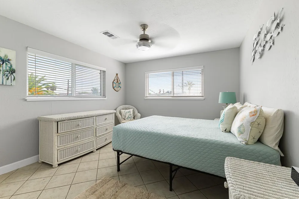 66 Tarpon Street Bayou Vista, TX 77563