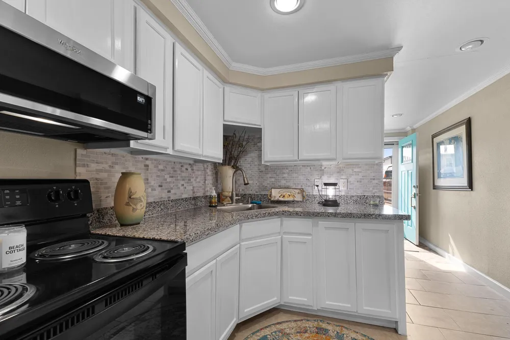 66 Tarpon Street Bayou Vista, TX 77563