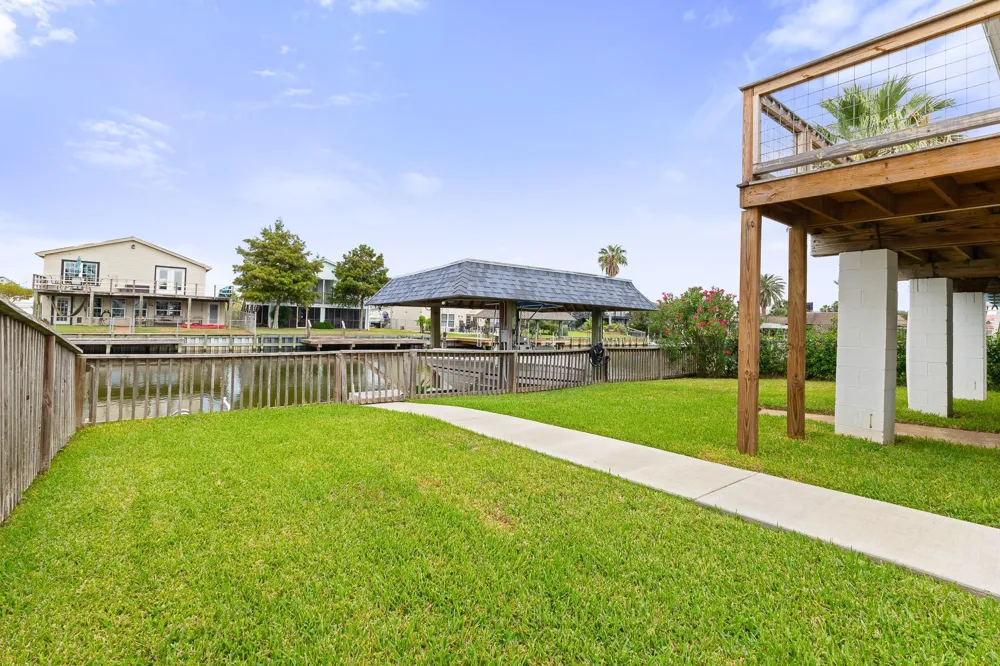 66 Tarpon Street Bayou Vista, TX 77563
