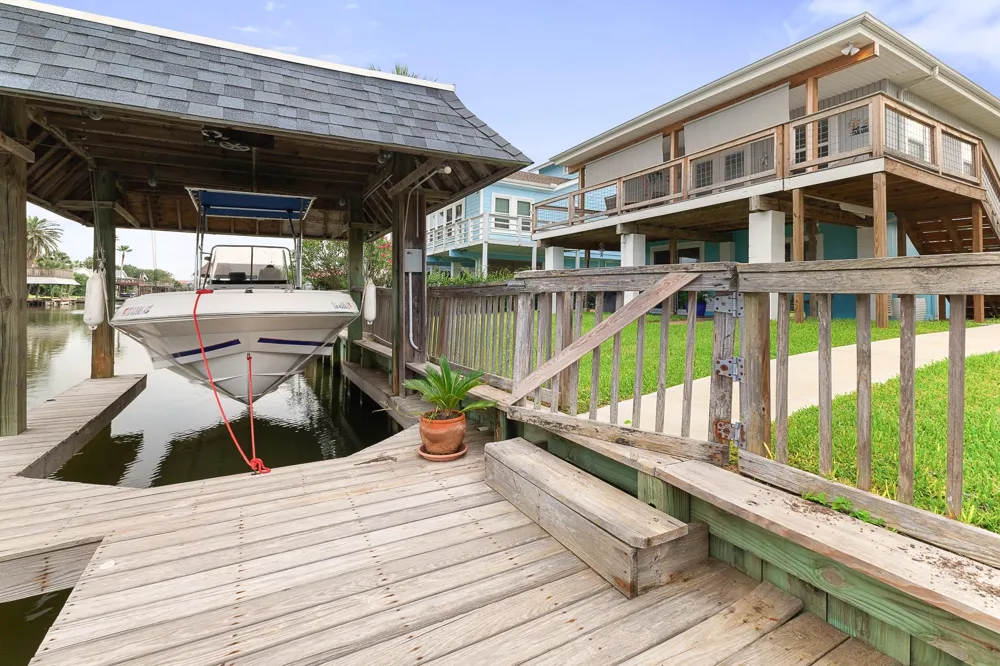 66 Tarpon Street Bayou Vista, TX 77563