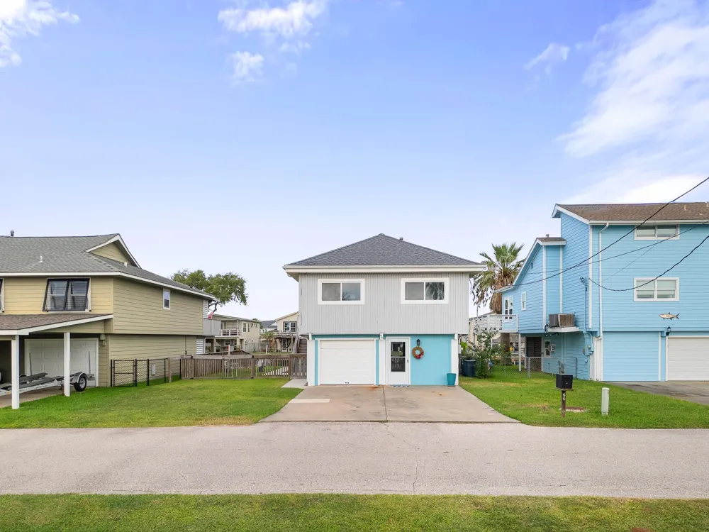 66 Tarpon Street Bayou Vista, TX 77563