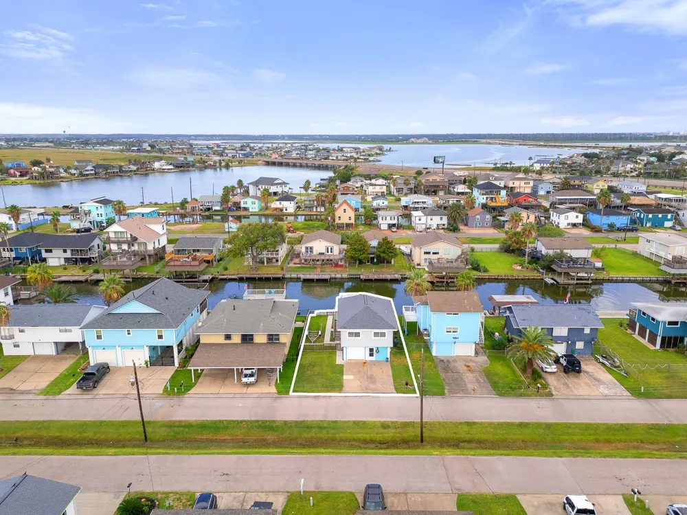 66 Tarpon Street Bayou Vista, TX 77563