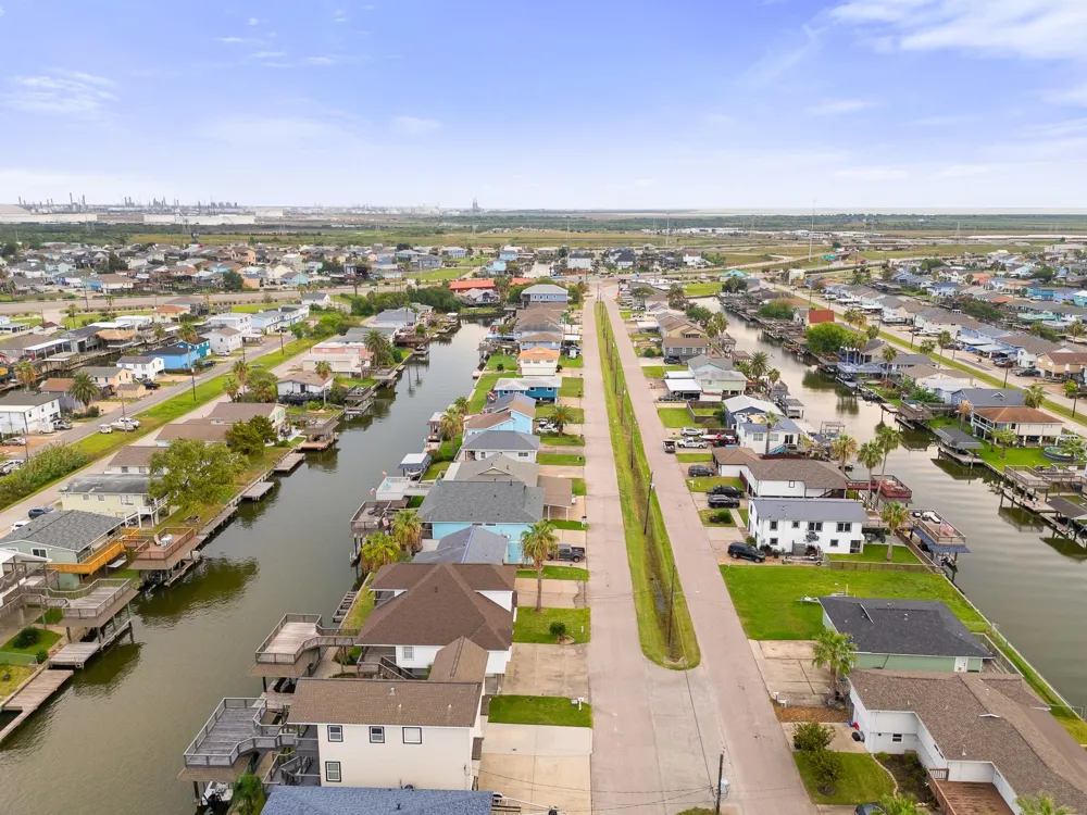 66 Tarpon Street Bayou Vista, TX 77563