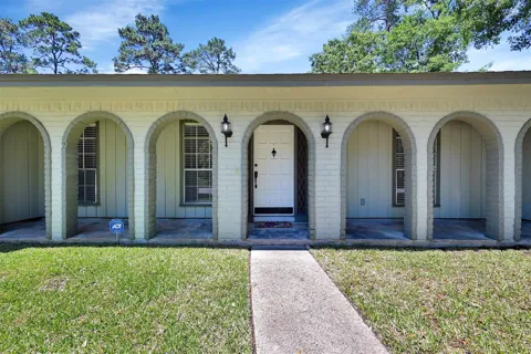 27121 Wells Lane
