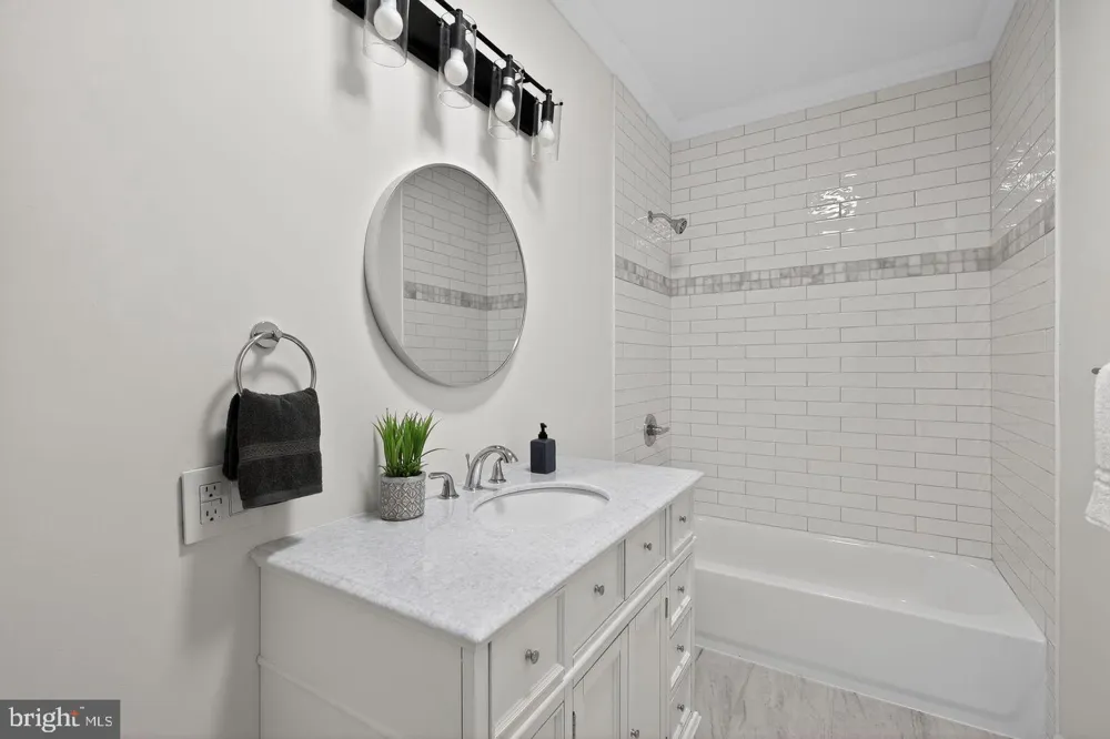 2737 RIGGS AVENUE Baltimore, MD 21216