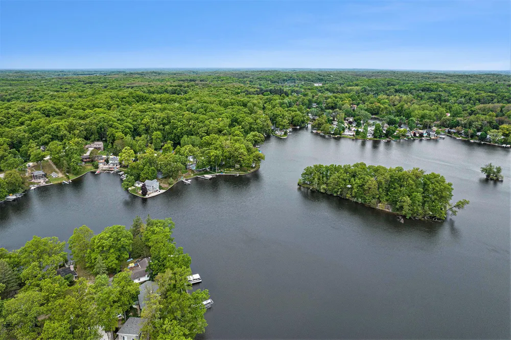 westshore Drive Pinckney, MI 48169