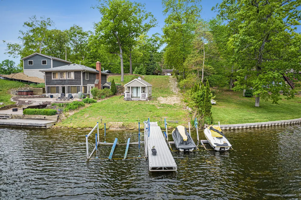 westshore Drive Pinckney, MI 48169