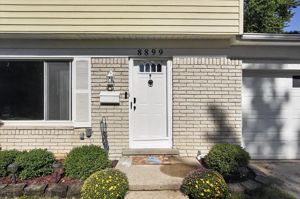 8899 Nottingham Drive Ypsilanti, MI 48198