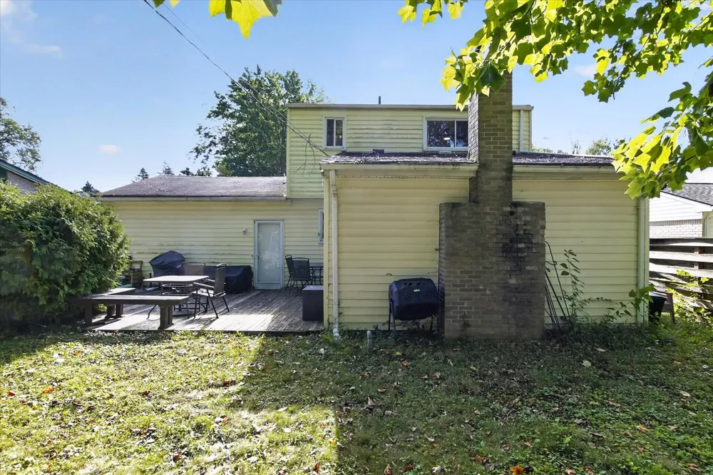 8899 Nottingham Drive Ypsilanti, MI 48198