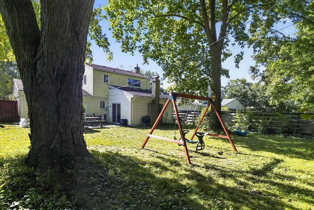 8899 Nottingham Drive Ypsilanti, MI 48198
