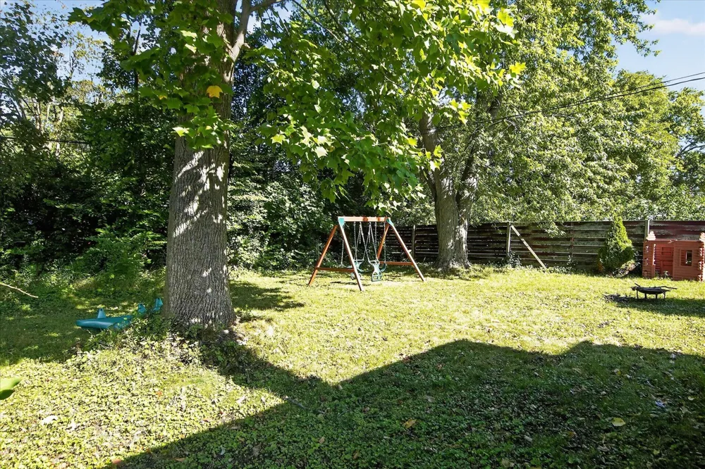 8899 Nottingham Drive Ypsilanti, MI 48198