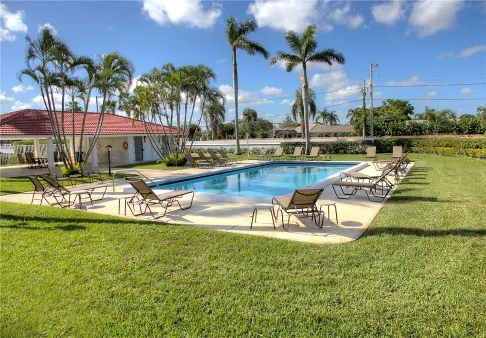 1437 PRINCETON LANE Boynton Beach, FL 33426