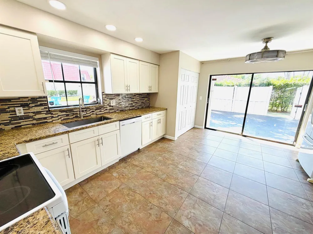 1437 PRINCETON LANE Boynton Beach, FL 33426
