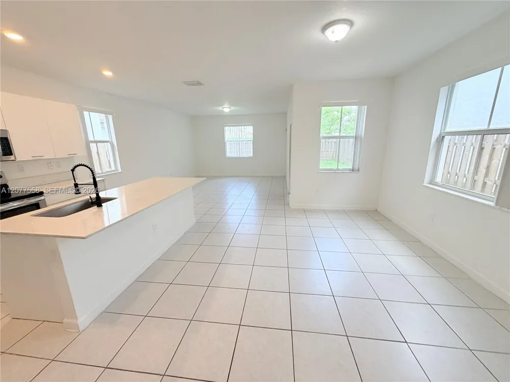 2405 NW 131st Cir Miami, FL 33167
