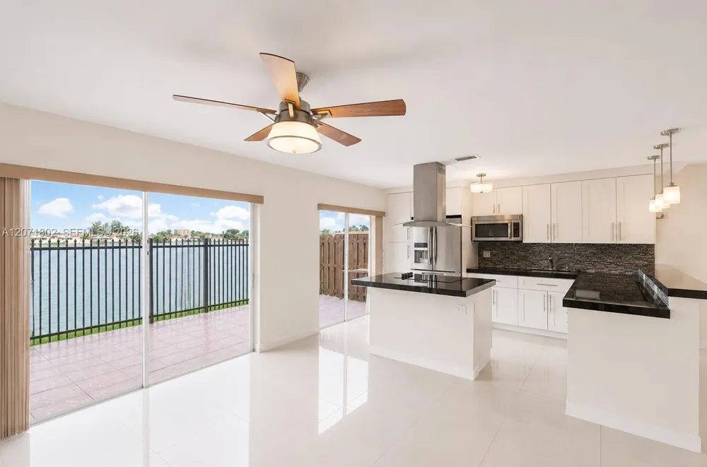 2561 W 60th Pl #102-1 Hialeah, FL 33016