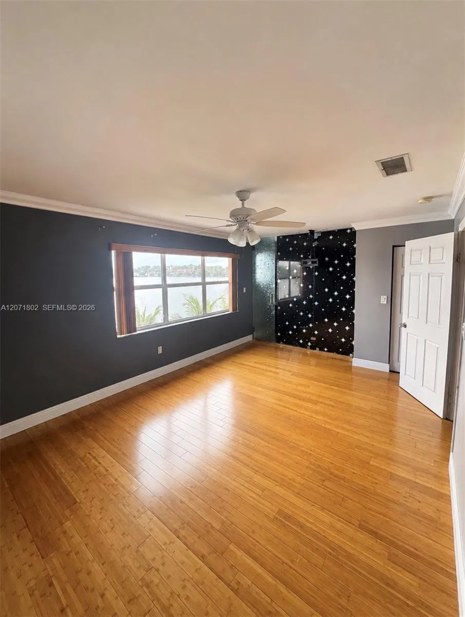 2561 W 60th Pl #102-1 Hialeah, FL 33016