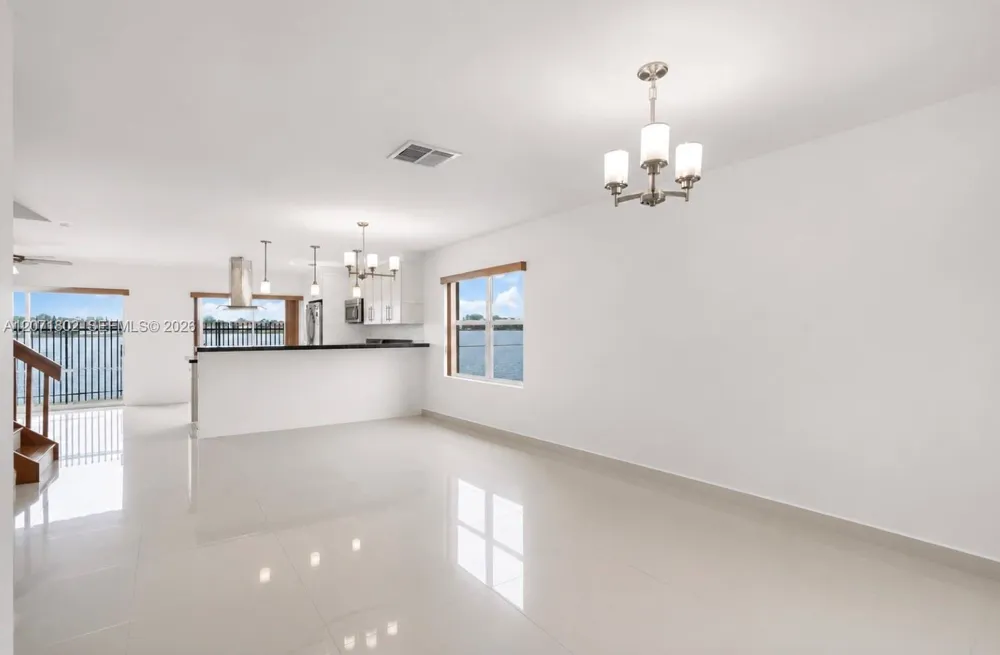 2561 W 60th Pl #102-1 Hialeah, FL 33016