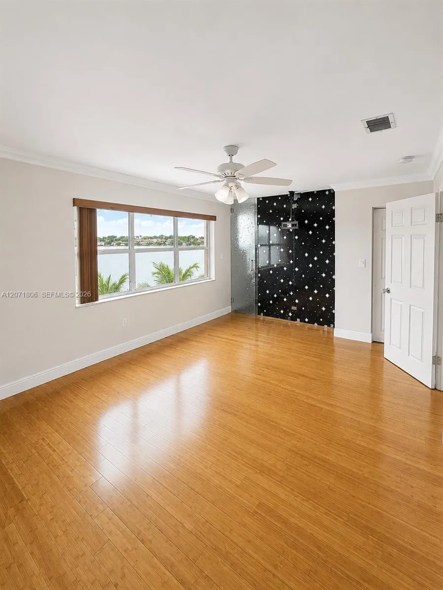 2561 W 60th Pl #102-1 Hialeah, FL 33016