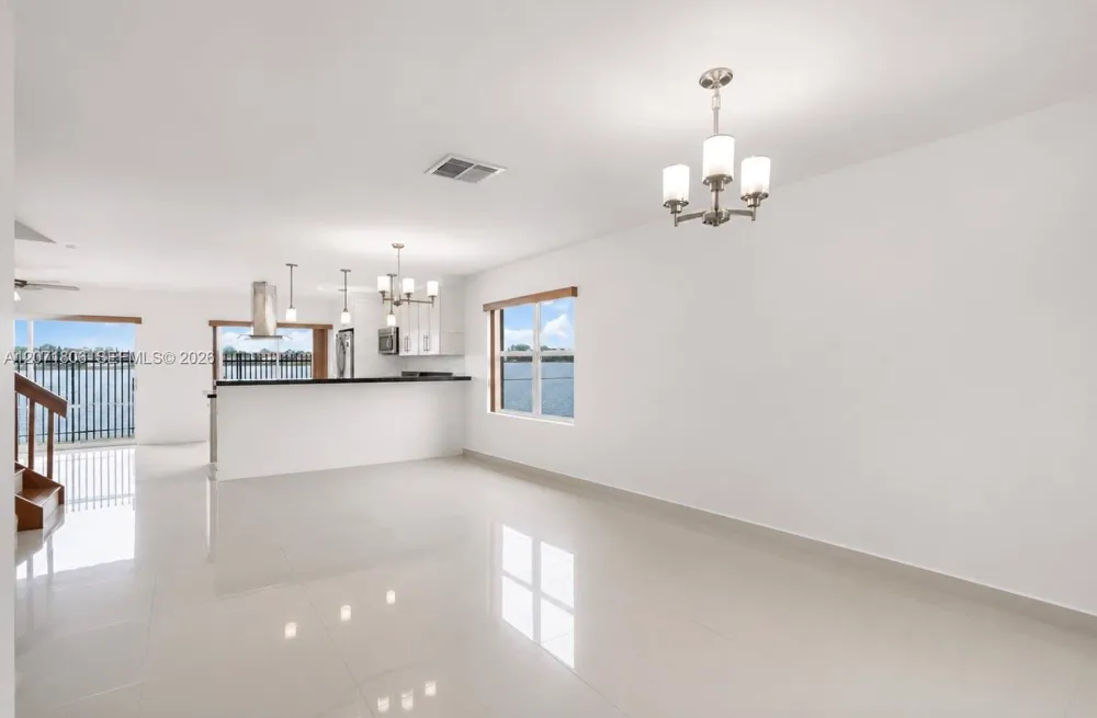 2561 W 60th Pl #102-1 Hialeah, FL 33016