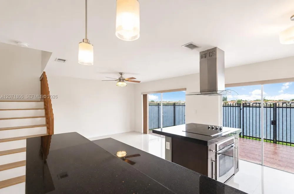 2561 W 60th Pl #102-1 Hialeah, FL 33016