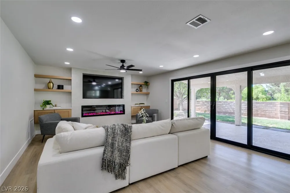 2729 Fire Water Court Las Vegas, NV 89117
