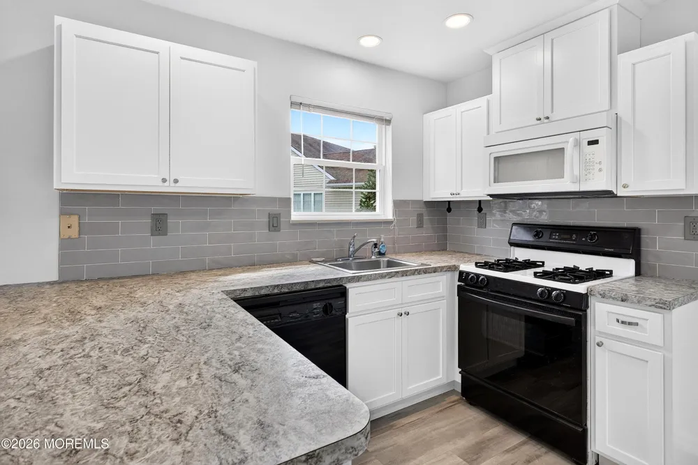 5 Cordoba Court Toms River, NJ 08757