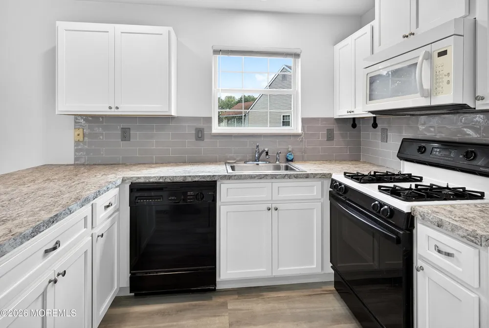 5 Cordoba Court Toms River, NJ 08757