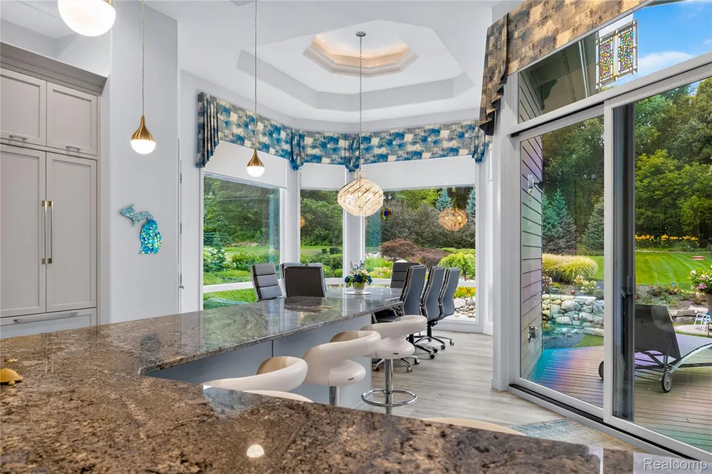 1661 Pinewood Milford Charter Township, MI 48381
