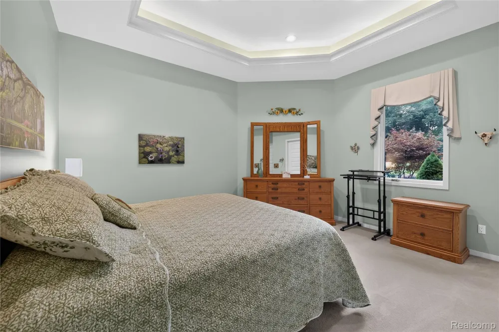 1661 Pinewood Milford Charter Township, MI 48381