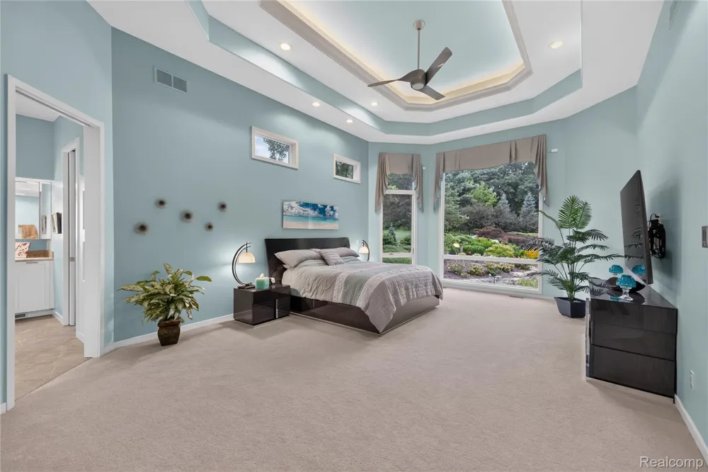 1661 Pinewood Milford Charter Township, MI 48381