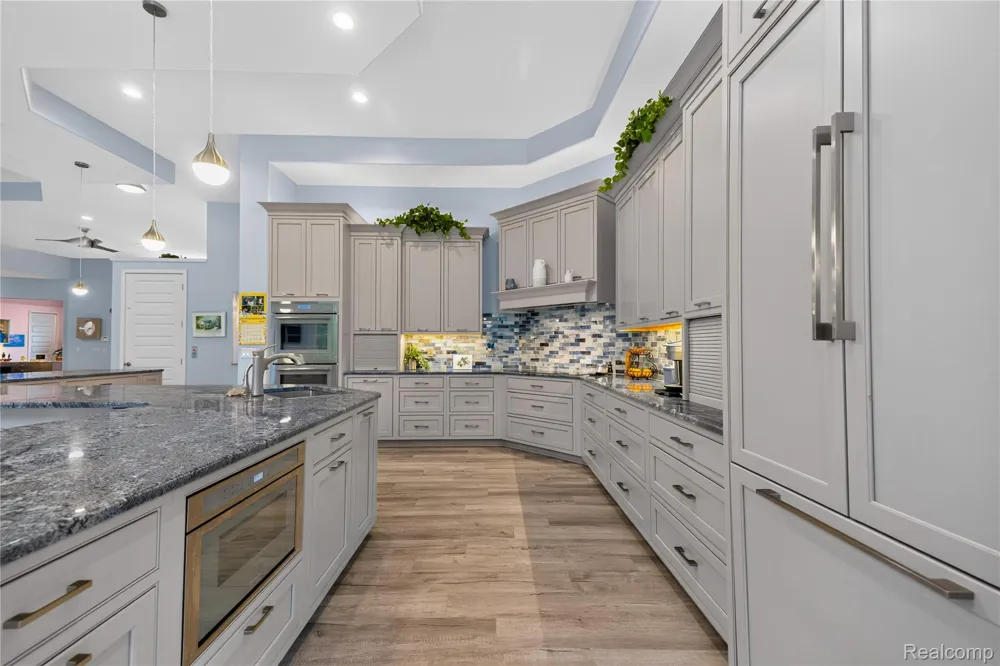 1661 Pinewood Milford Charter Township, MI 48381