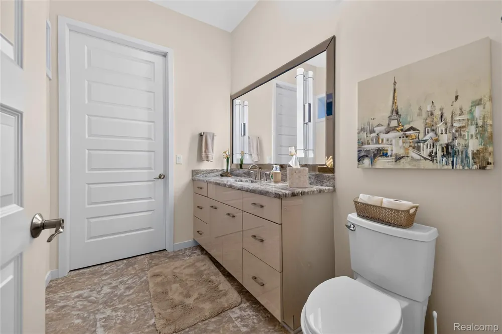 1661 Pinewood Milford Charter Township, MI 48381