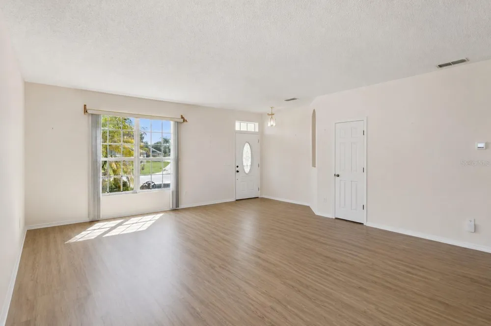 448 COTSWOLD CIRCLE Davenport, FL 33837
