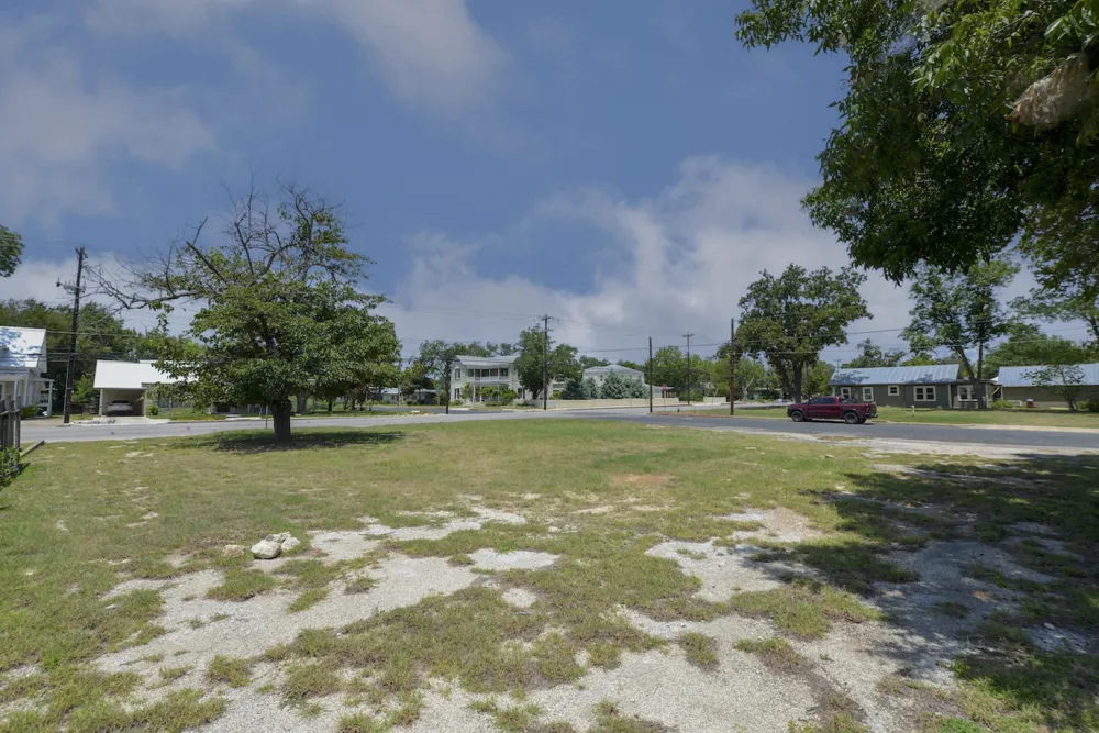 611 Llano Street Fredericksburg, TX 78624