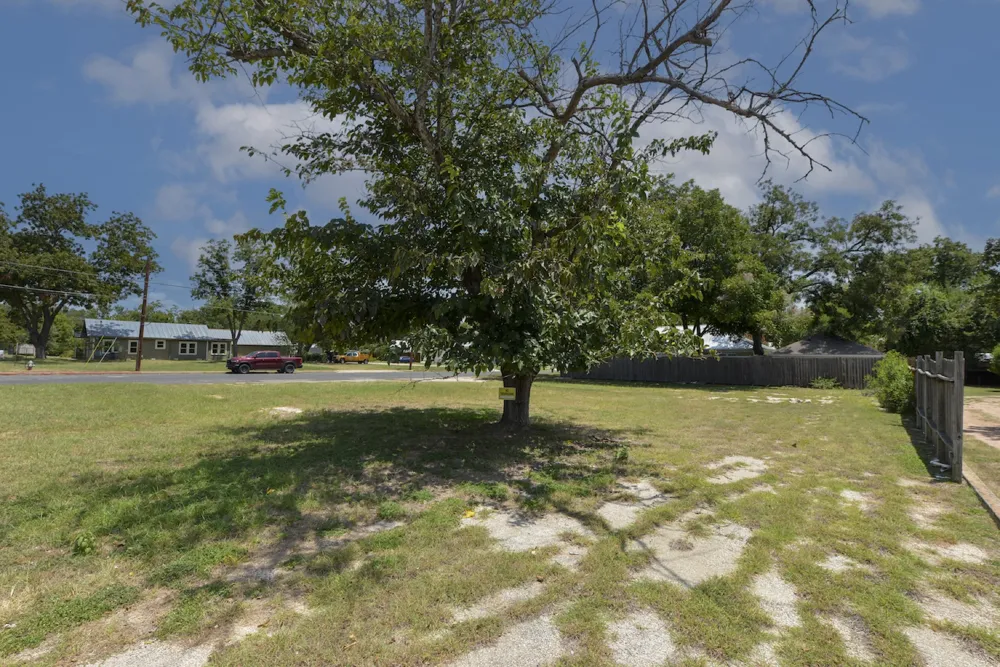 611 Llano Street Fredericksburg, TX 78624