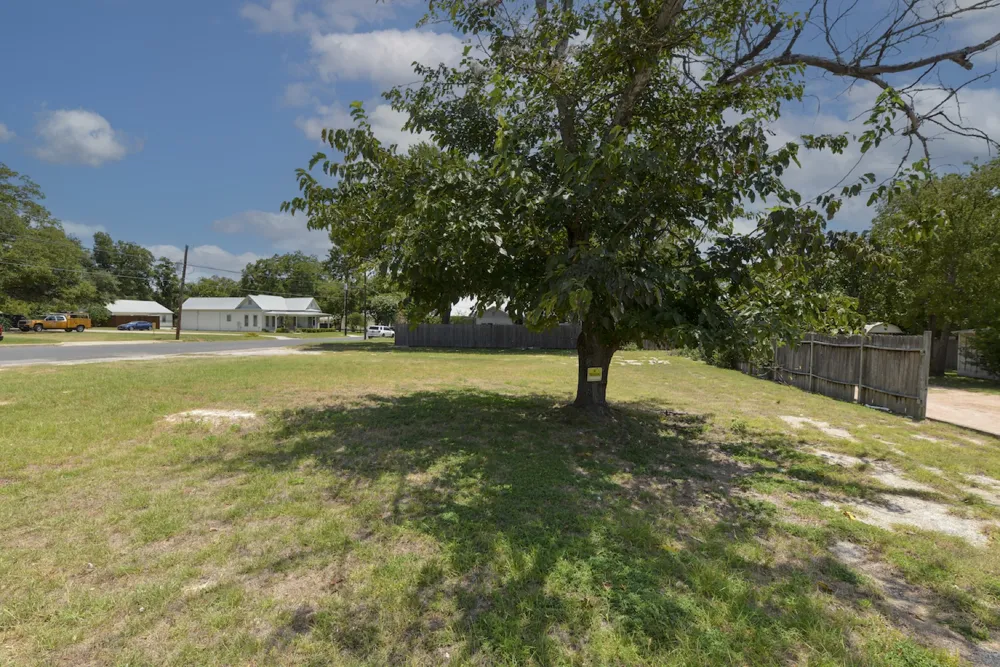 611 Llano Street Fredericksburg, TX 78624