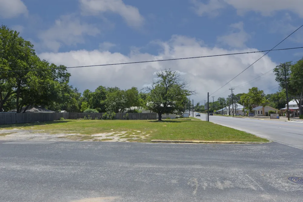 611 Llano Street Fredericksburg, TX 78624
