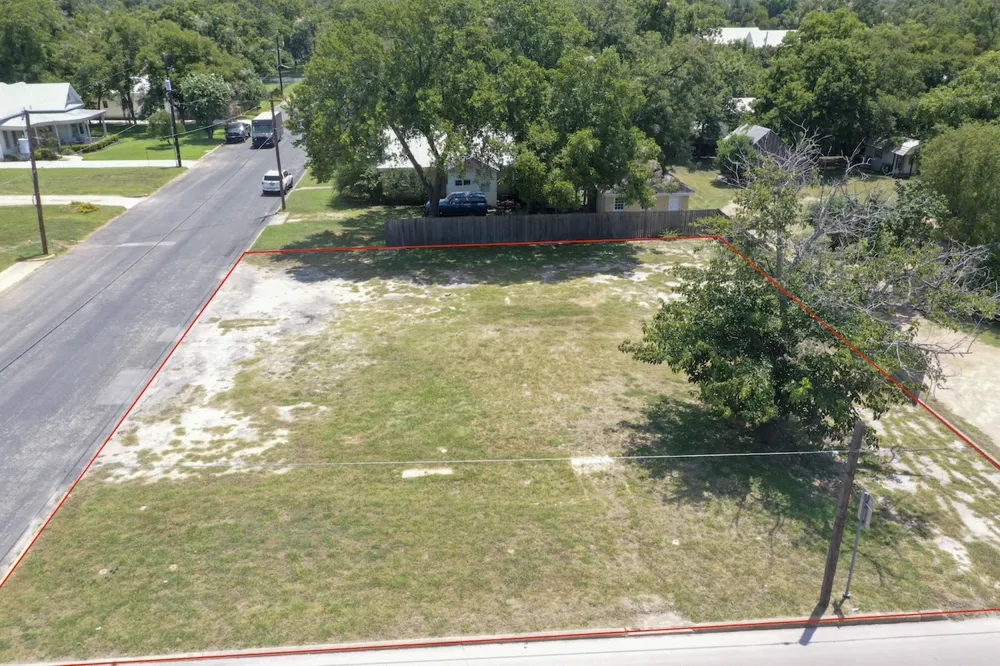 611 Llano Street Fredericksburg, TX 78624