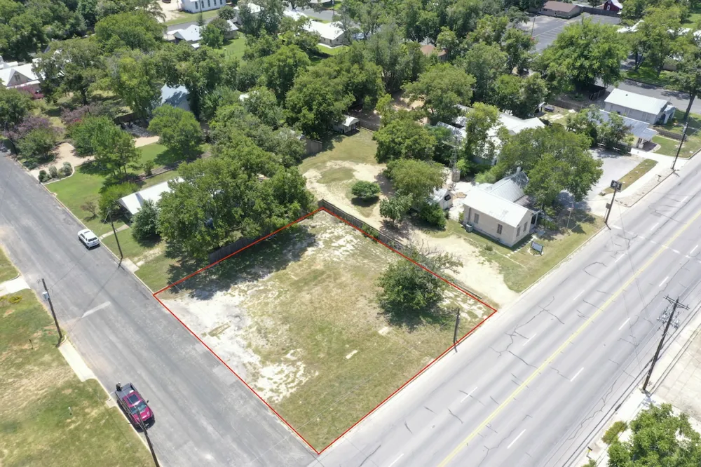 611 Llano Street Fredericksburg, TX 78624
