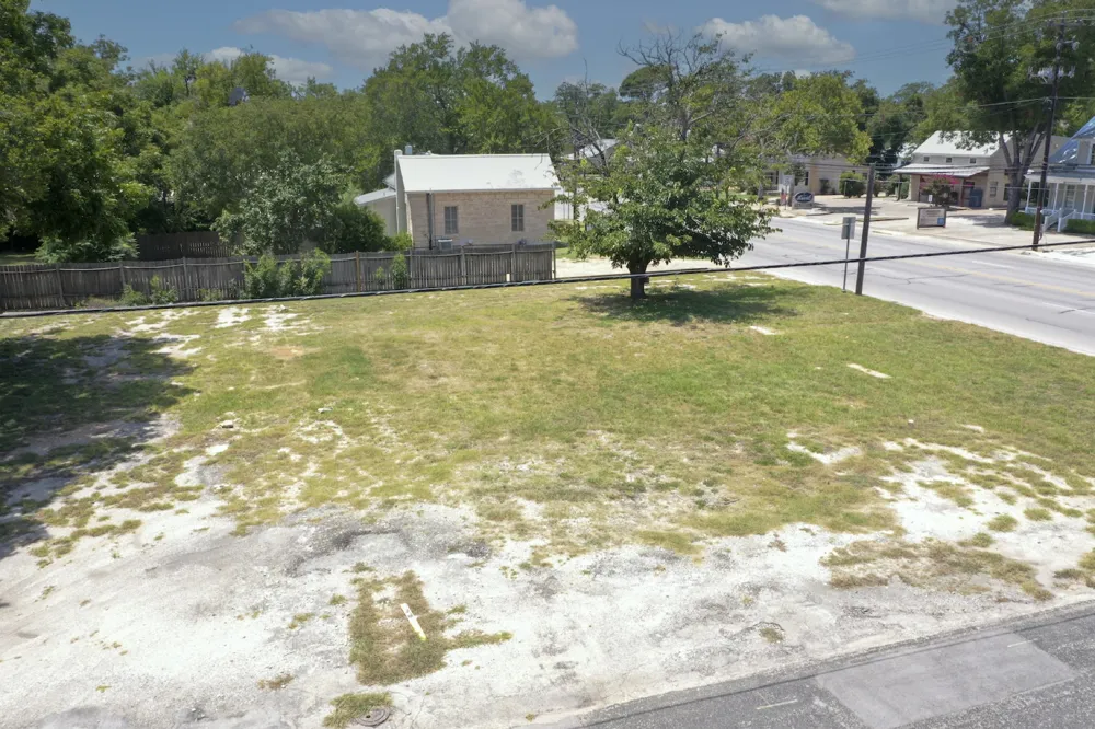611 Llano Street Fredericksburg, TX 78624