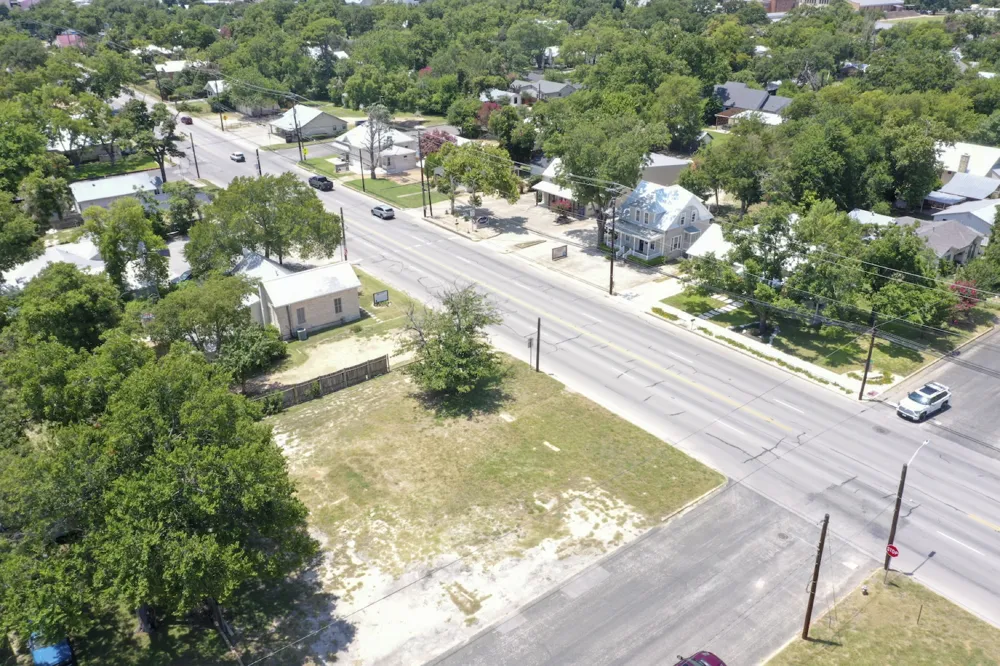 611 Llano Street Fredericksburg, TX 78624