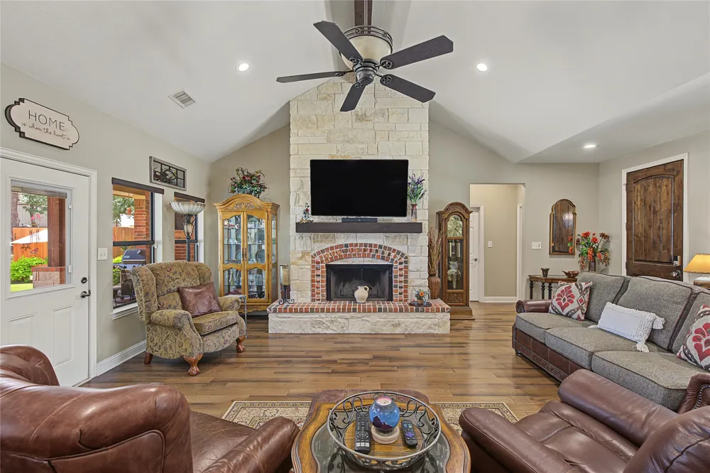 448 County Road 3690 Boyd, TX 76023