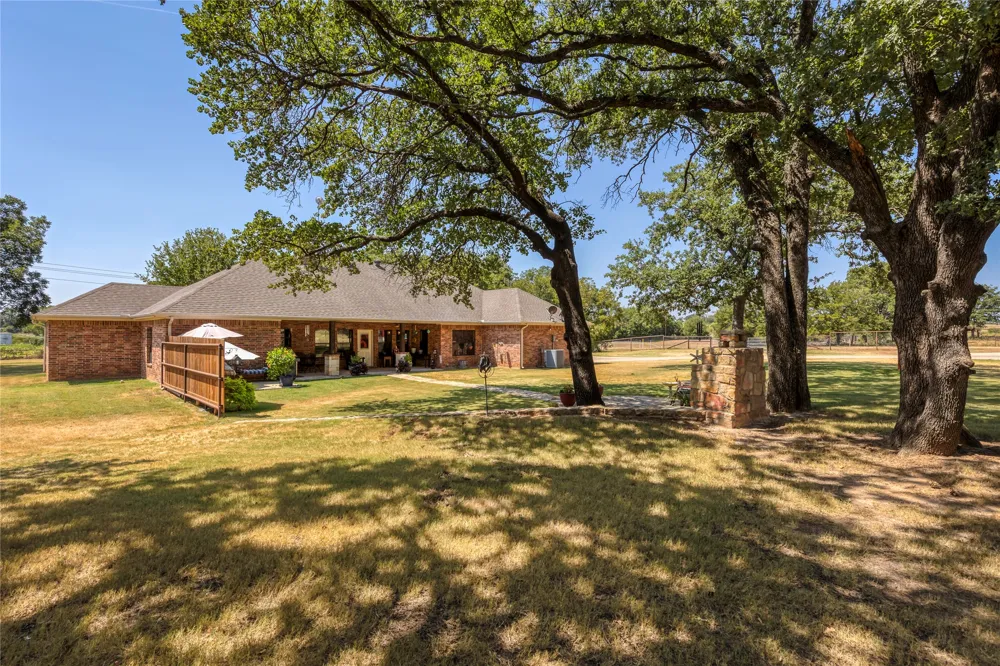 448 County Road 3690 Boyd, TX 76023