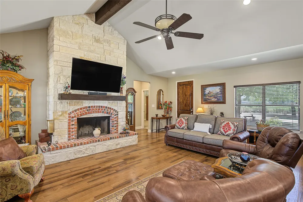 448 County Road 3690 Boyd, TX 76023