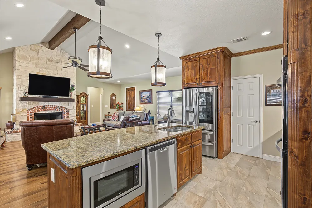 448 County Road 3690 Boyd, TX 76023
